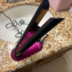 Dyson hair straightener